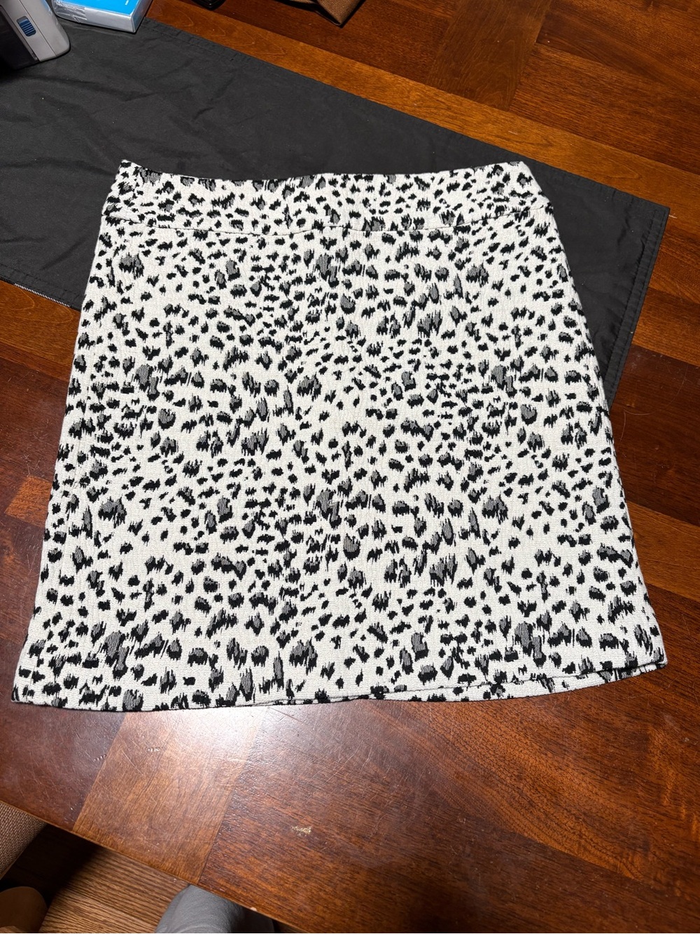 LOFT Black & White Leopard Print Jacquard Knit Mini Skirt - Size 2